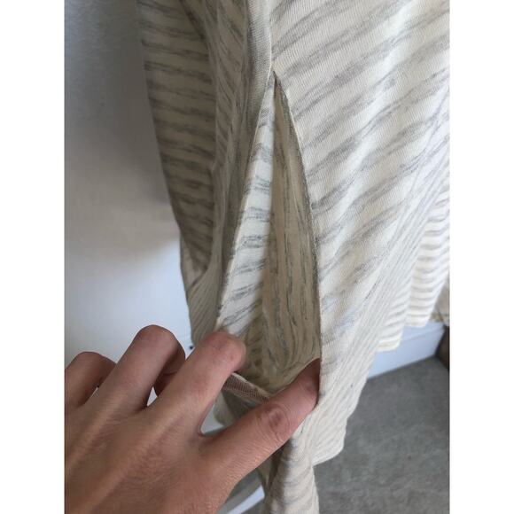 Uniq Gray Stripe Lightweight Poncho Style Top - M - Picture 4 of 4